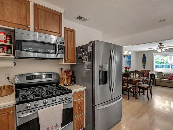 3rd image of 724 Pueblo Ave