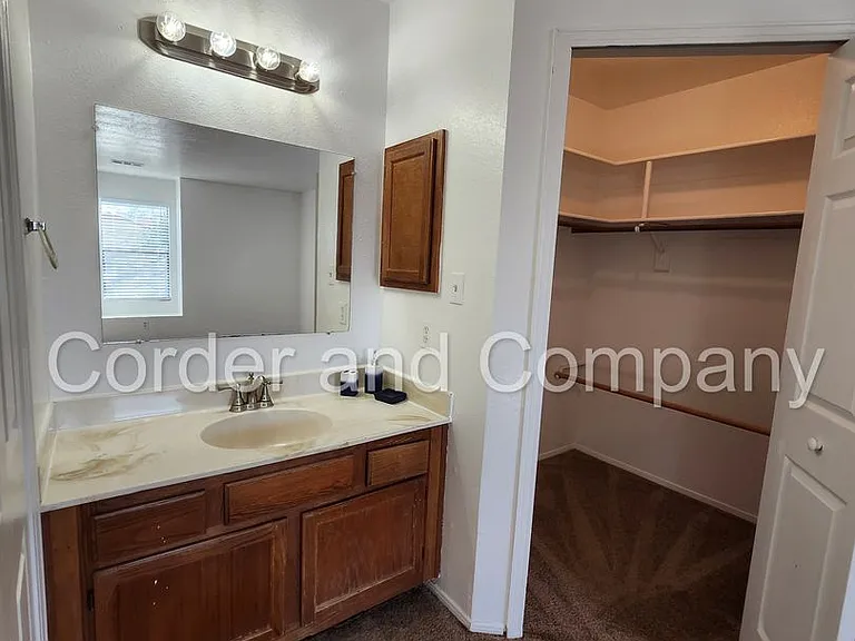 2261 Green Lake Rd NE — Photo 17