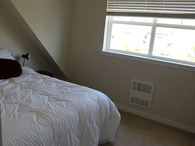 2379 NE Park Dr — Photo 19