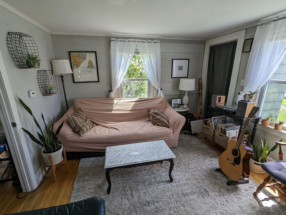 1st image of 140 Grove St