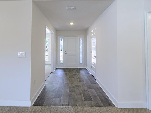 4th image of 8 LOUVET LANE