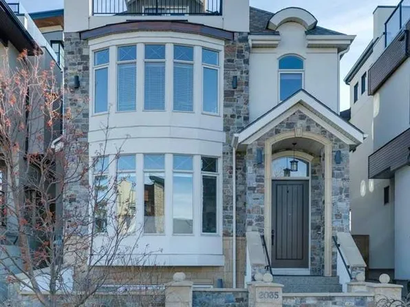 2035 N 29th Ave SW, Calgary, AB T2T 1N4