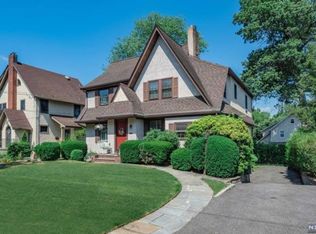 16 Ashton Pl, Glen Rock, NJ 07452