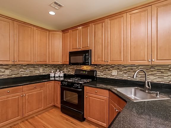 2nd image of 5 Schweinberg Dr