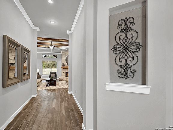 4th image of 108 KINGSTON CT