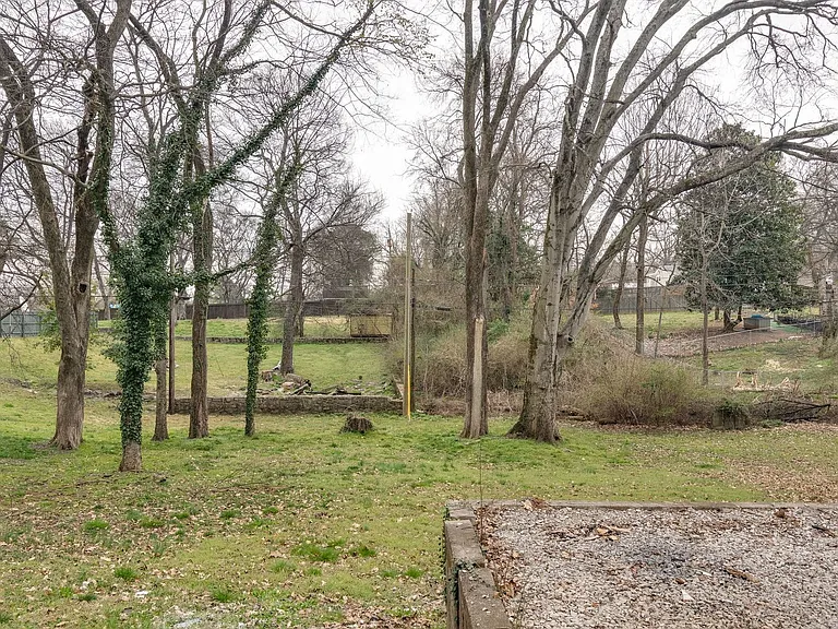 1206 Rolling Fields Dr — Photo 40
