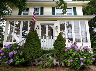 19 Bedlow Ave, Newport, RI 02840