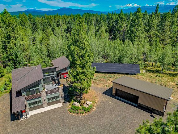 3rd image of 254 Buckcamp Ln