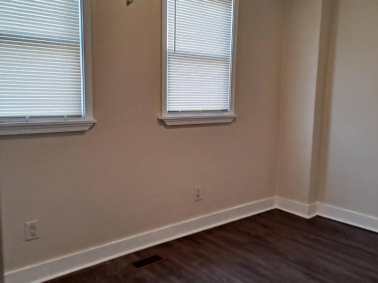 1100 Green St — Photo 18