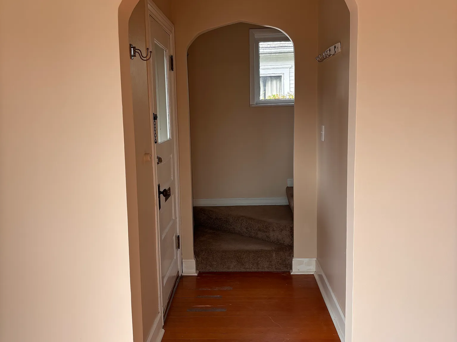3 bed, 1690 sqft, $3,100 — Photo 3
