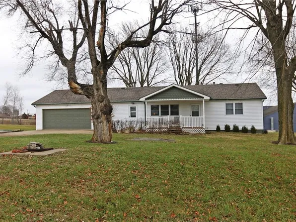 14066 Mitchell Ct, Basehor, KS 66007