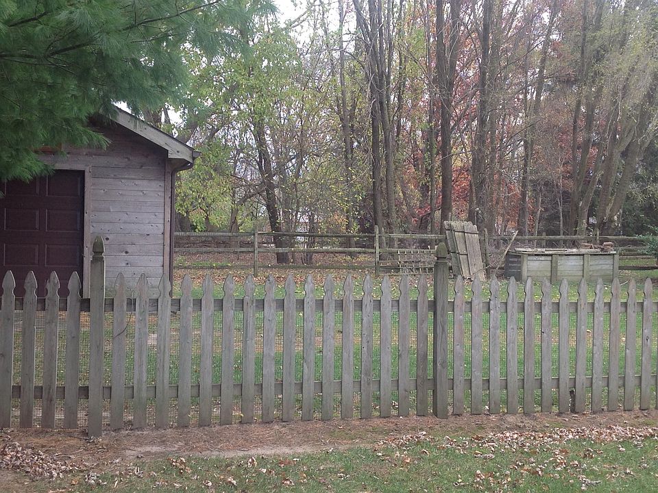 2nd image of 10028 Rupp Rd