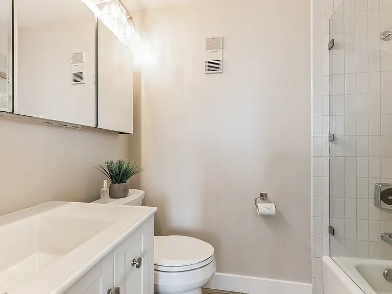 48 W Broadway #1408N — Photo 9