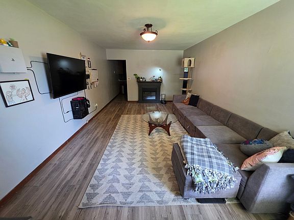 3rd image of 1103/1105 Nestle Ave