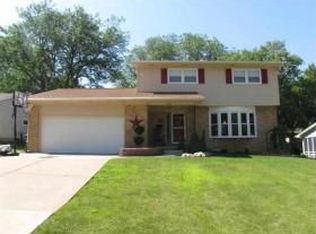 2523 Bayberry Ct, Bettendorf, IA
