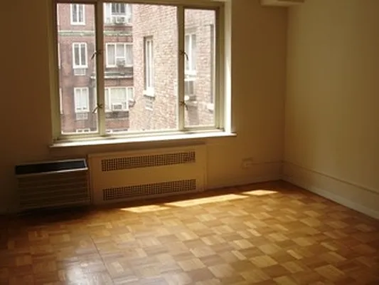 Rented by City Connections Realty | media 4