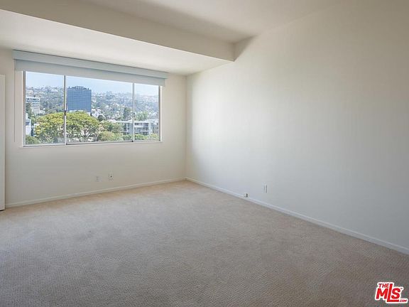 3rd image of 818 N Doheny Dr APT 707