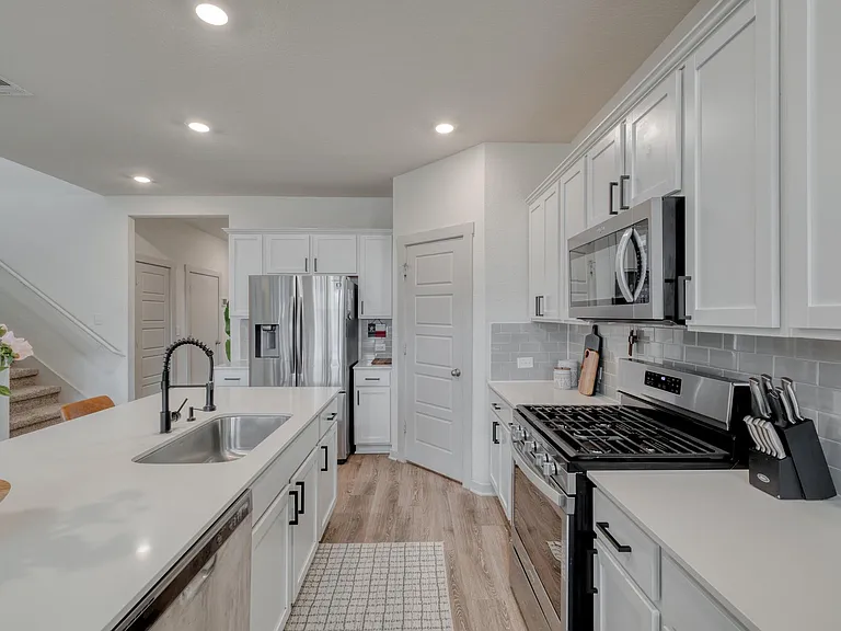 14005 McArthur Dr — Photo 7