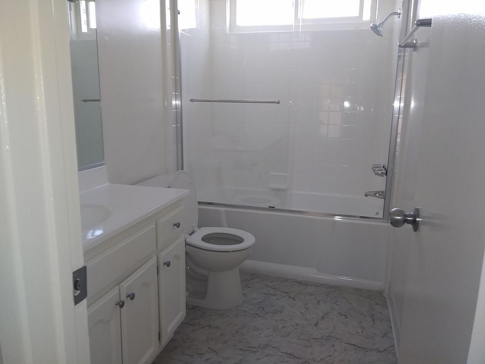 2nd image of 141 S Berendo St APT 204