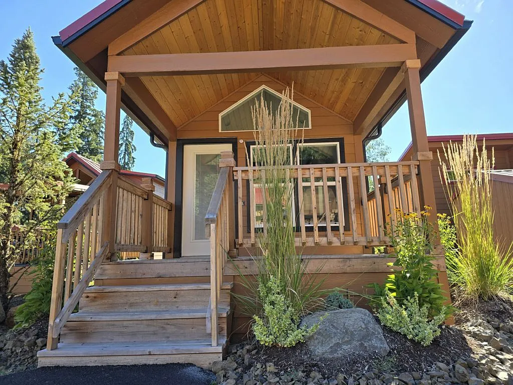 Building Photo - 8372 Enchanted Way SE #282