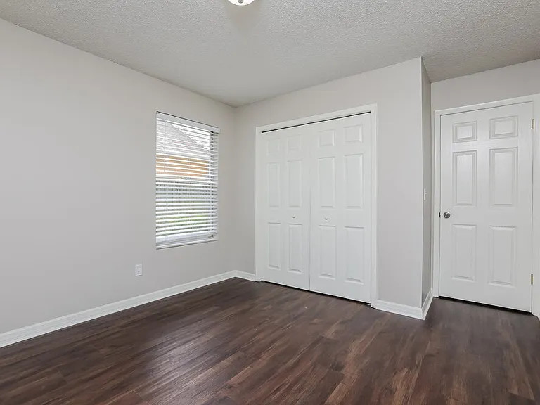 1833 Iroquois Dr — Photo 11