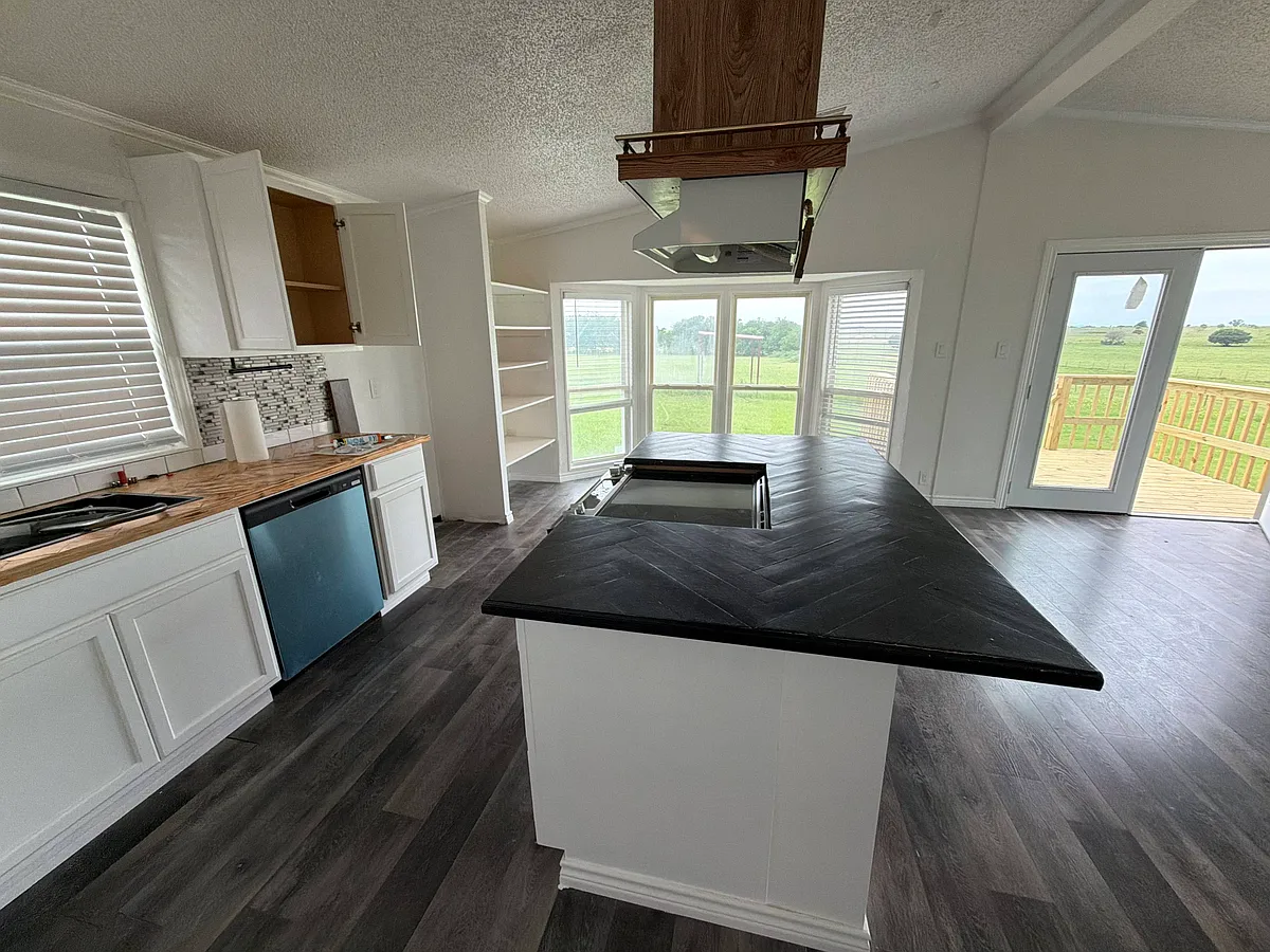 Kitchen - 3961 FM 2331