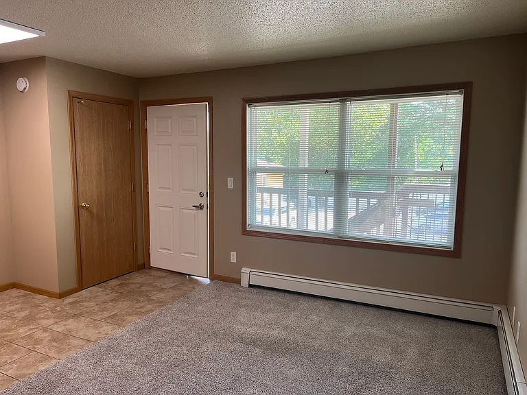 88 Olive Ct #6 — Photo 6