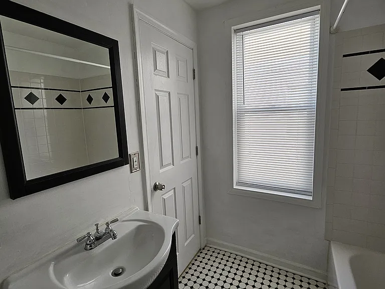 926 Belmont Ave #2 — Photo 14