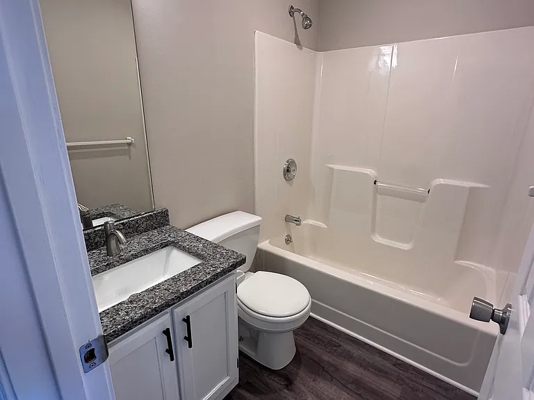 15100 Kelly Dr #15100 — Photo 8