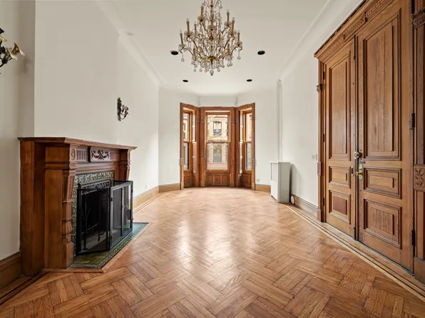 906 President Street image 1 of 17