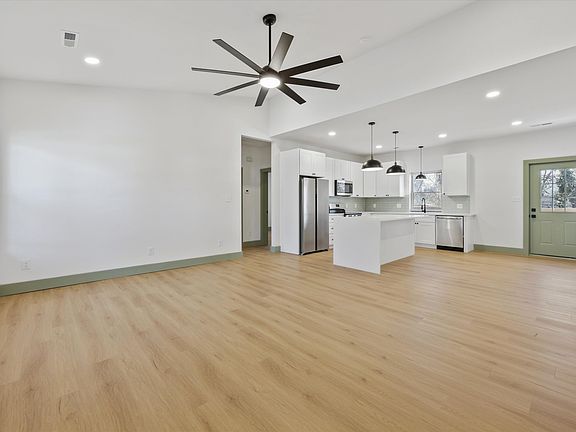 3rd image of 4319 Immanuel St