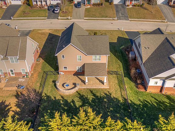 5th image of 906 Kentwood Dr