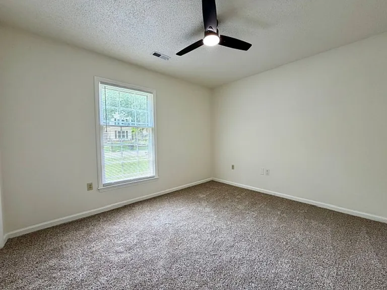 8231 Meadowdale Ln — Photo 13