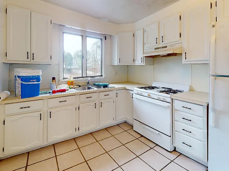 14 Lincoln Ct #1 — Photo 3