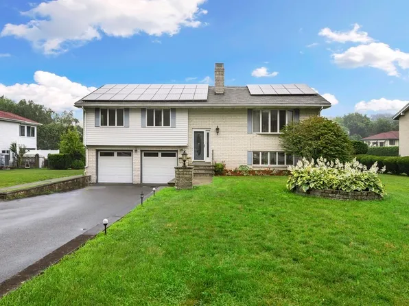 7 Indian Rock Dr, Saugus, MA 01906