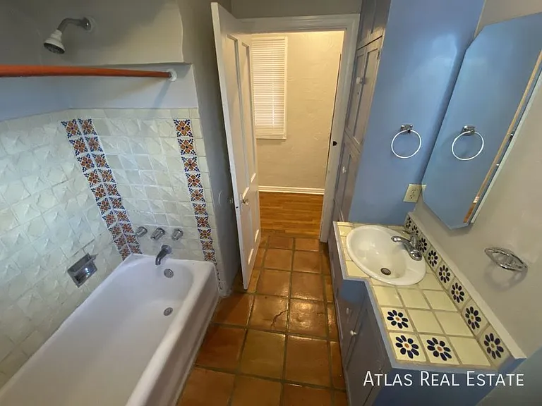 2732 N Martin Ave — Photo 13