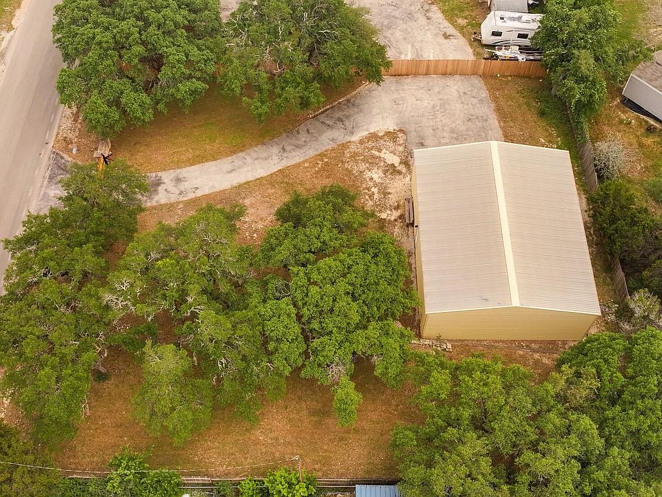 1st image of 610 Tamarack Dr