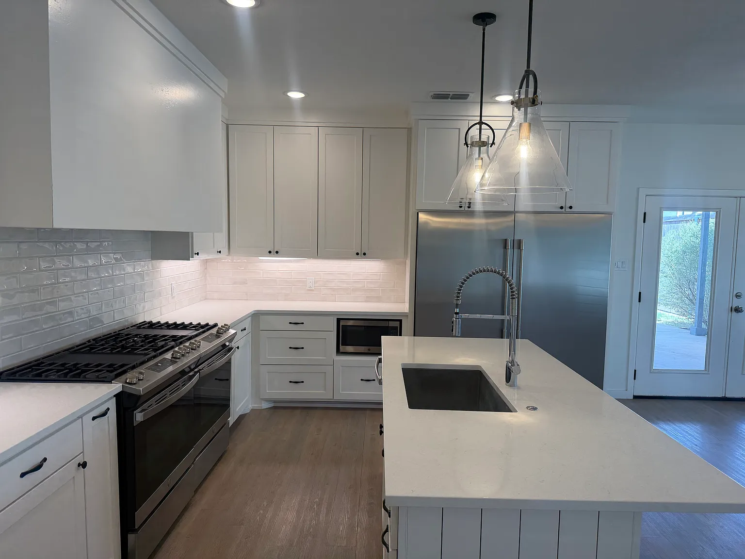 4 bed, 3.5 bath, 3116 sqft, $4,200 — Photo 2