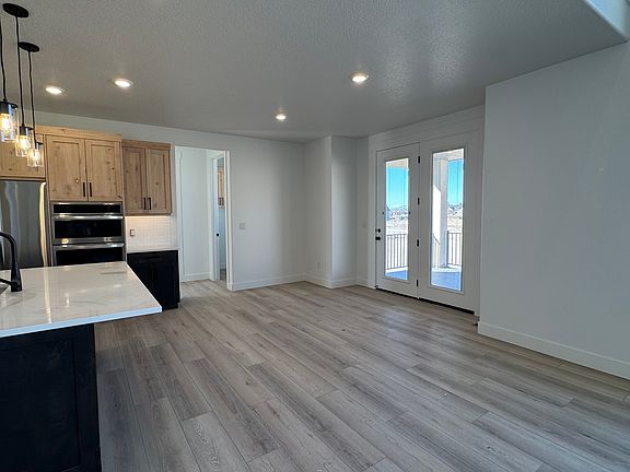 3rd image of 965 E Shilow Rd #112