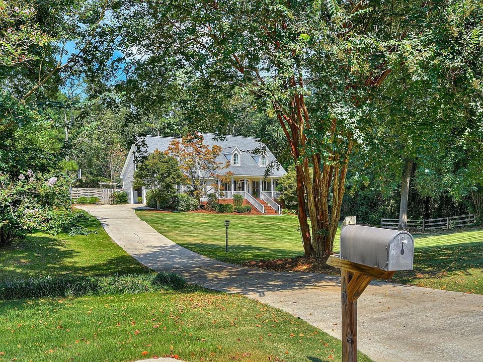 1st image of 19 Shrewsbury Ln