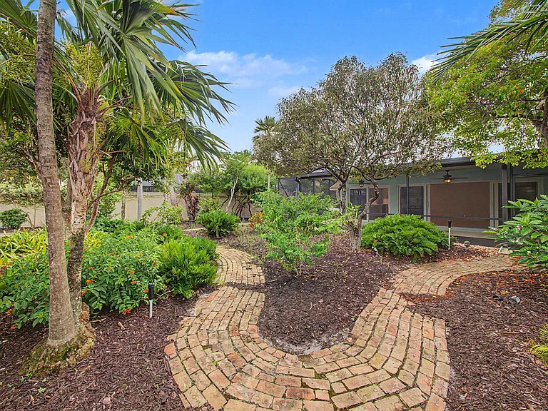 303 Leeward Dr — Photo 30