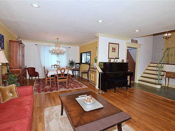 4th image of 4050 Bayberry Ln