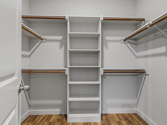 5th image of 2111 Johnson St