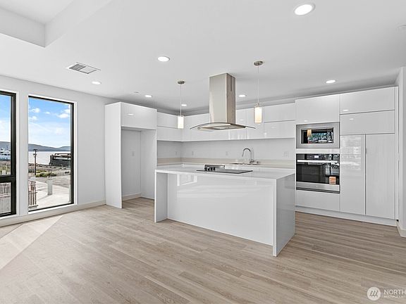4th image of 1019 Granary Avenue #412