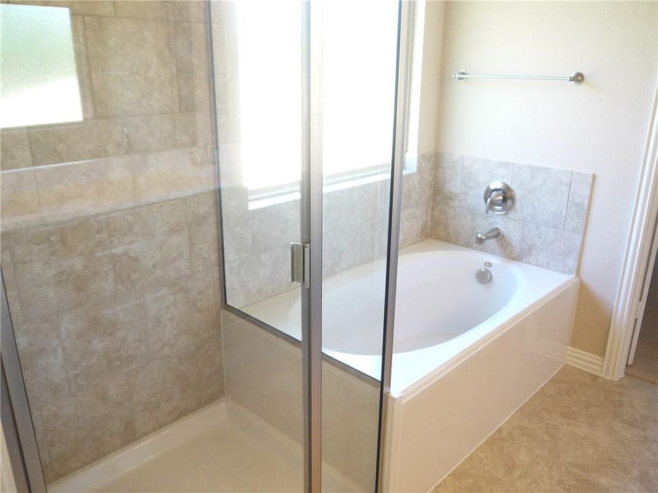 1st image of 4729 Woodard Ln