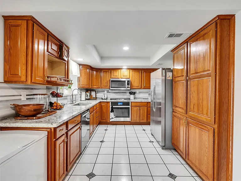 10027 Glenkirk Dr — Photo 14