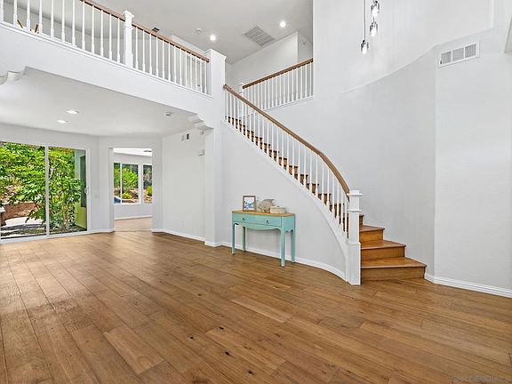 3rd image of 4308 Calle Mar De Ballenas