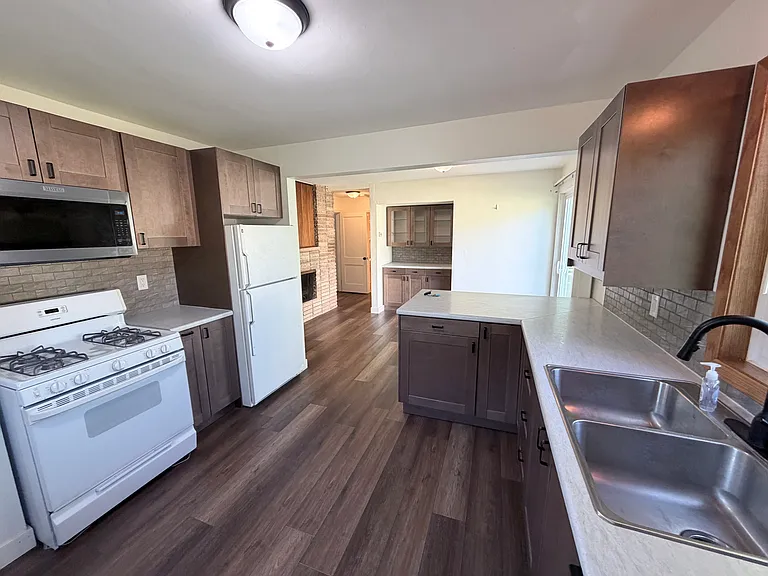 1609 Ash St — Photo 25