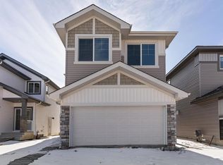 943 18th Ave NW, Edmonton, AB T6T 2N2