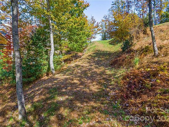 4th image of 9 Deer Grass Ct